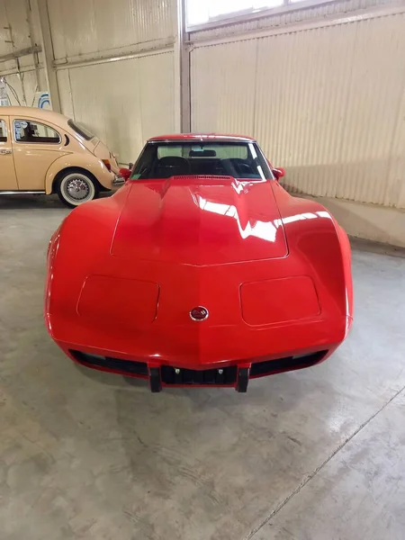 Velho Esporte Vermelho Chevrolet Corvette Stingray Dois Porta Coupe 1968 — Fotografia de Stock