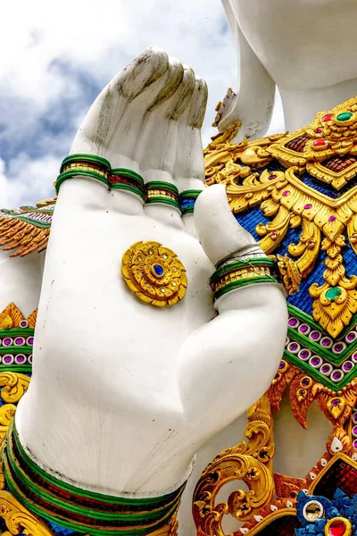 Colpo Verticale Dettaglio Mano Una Statua Budda Tailandese Grande — Foto Stock