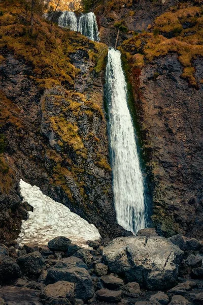 Een Verticaal Uitzicht Prachtige Siklawica Waterval Een Zonnige Dag Zakopane — Stockfoto