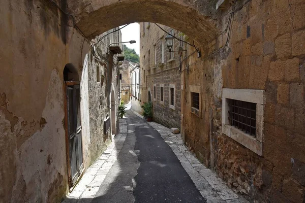 Hermoso Plano Una Calle Estrecha Caiazzo Italia —  Fotos de Stock
