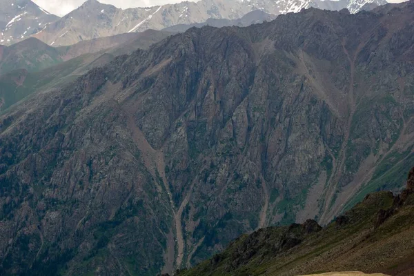 Dağ Menzilinin Insansız Hava Aracı Görüntüsü — Stok fotoğraf