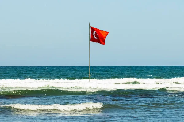 Bandera Turquía Ondeando Mar —  Fotos de Stock
