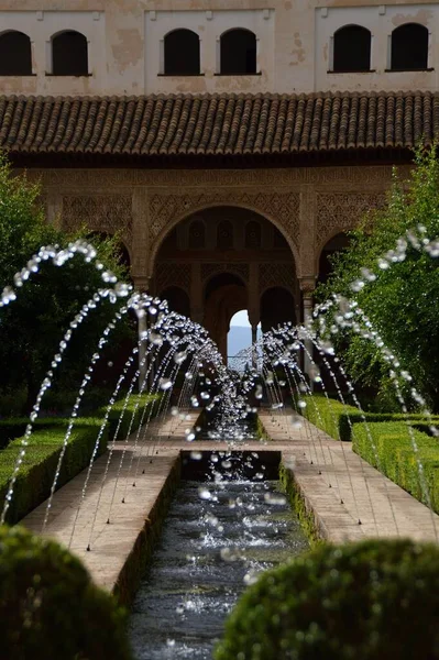 Vertical Shot Court Water Channel Its Fountains Spain — Stock Photo, Image