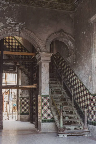 Plano Vertical Antiguo Edificio Con Escalera Arcos Matanzas Cuba —  Fotos de Stock