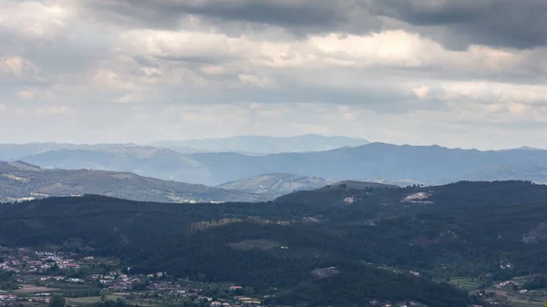 Красивый Пейзаж Зеленых Холмов Португалии — стоковое фото