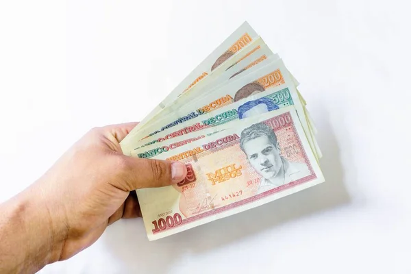 Ręka Trzymająca Gotówkę Kubańskie Peso Białym Tle — Zdjęcie stockowe