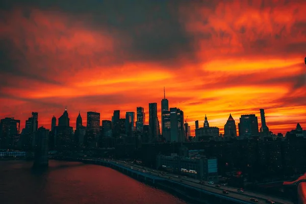 Het Stadsgezicht Van New York Bij Zonsondergang Manhattan Skyline Gouden — Stockfoto