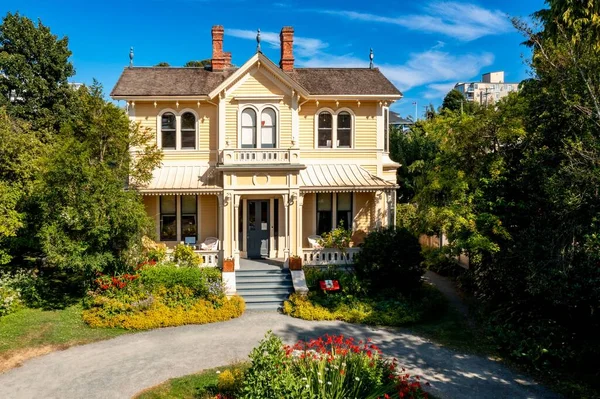 Famous Emily Carr House Canadian National Historic Heritage Site Victoria — Stock Photo, Image
