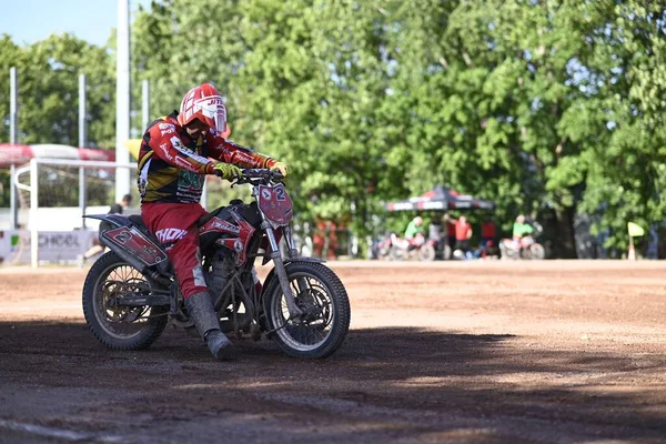 德国萨克森 安哈尔特市 一名自行车运动员在摩托车比赛中参加了比赛 — 图库照片