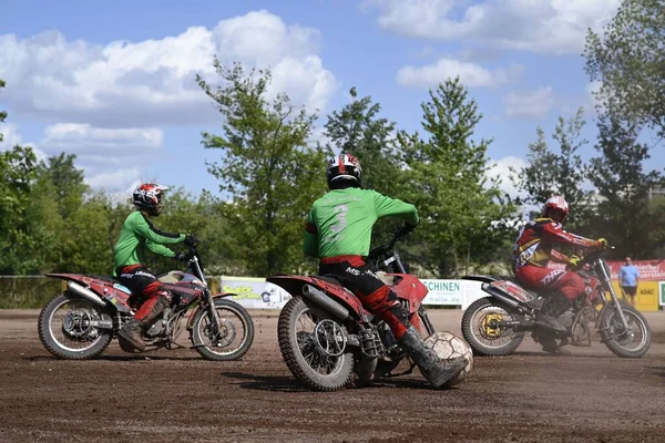 Grupo Motociclistas Competindo Evento Motocicleta Cidade Halle Saxônia Anhalt Alemanha — Fotografia de Stock