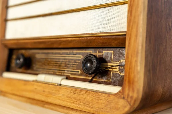 Primer Plano Una Vieja Radio Madera — Foto de Stock