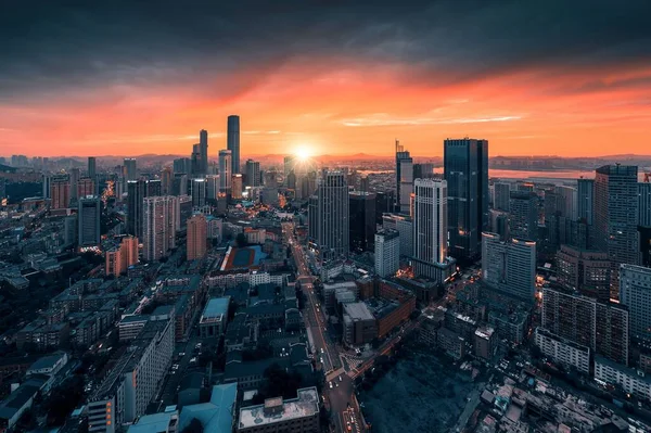 Letecký Pohled Město Shanghai Huangpu Obklopen Budovami Během Západu Slunce — Stock fotografie