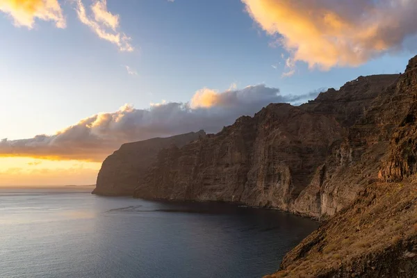 Eine Schöne Aufnahme Eines Sonnenuntergangs Über Los Gigantes Teneriffa Kanarische — Stockfoto
