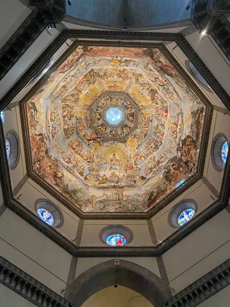 Uma Vista Interior Cúpula Catedral Florença Com Afrescos Antigos Itália — Fotografia de Stock