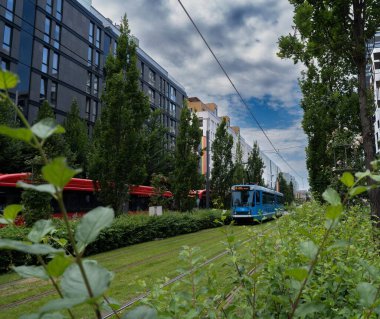 Otobüs ve tramvay Oslo 'nun iş sahasında.
