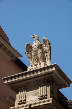 Roma Katolik Kilisesi 'nin görkemli sanat ve mimarisi