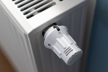 Benzin tasarrufu için ısıtma termostatını kapat..