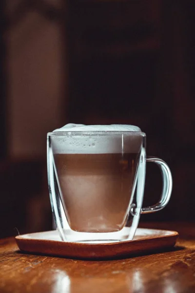 Świeża Kawa Podwójnym Kubku Ściennym — Zdjęcie stockowe