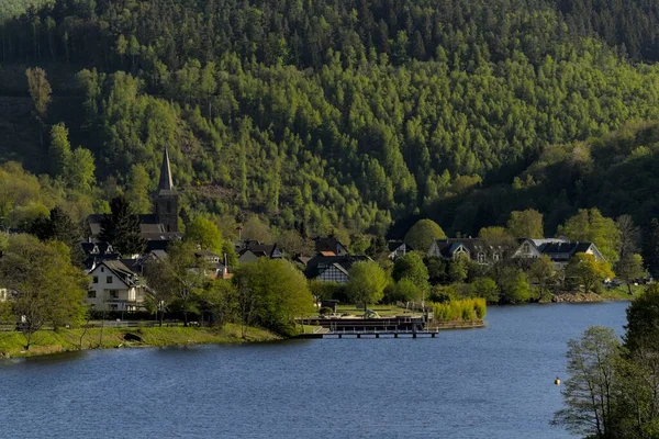 Una Hermosa Toma Village Einruhr Parque Nacional Eifel Alemania — Foto de Stock