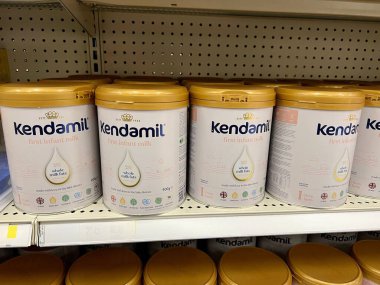ABD 'de kıtlık sırasında bebek formülüne erişimi artırmak için federal hükümet ve Kendamil ile ortakları hedef al.