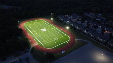 Niagara Lisesi futbol sahası