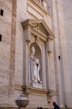 Roma Katolik Kilisesi 'nin görkemli sanat ve mimarisi