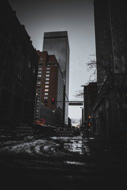 Denver Colorado 'da karlı, esmer bir sokak