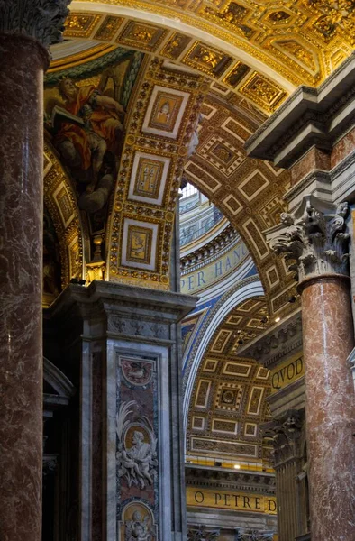 Roma Katolik Kilisesi Nin Görkemli Sanat Mimarisi — Stok fotoğraf