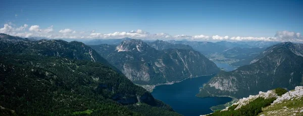 Uma Vista Panorâmica Lago Gosauseen Alpin Rodeado Por Montanhas Alta — Fotografia de Stock