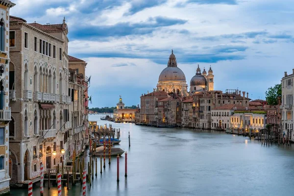 Widok Canal Grande Bazylikę Santa Maria Della Salute Wenecja Włochy — Zdjęcie stockowe