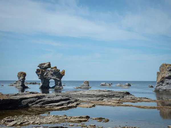 Живописное Побережье Готланда Швеция Клифф Известняк Скалистом Побережье Острова Голубым — стоковое фото