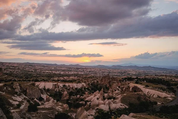 Uma Vista Panorâmica Cidade Caverna Durante Pôr Sol Uchisar Capadócia — Fotografia de Stock