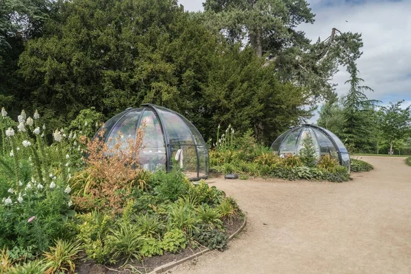 Staffordshire Cupole Vetro Sul Lago Nel Paesaggio Del Giardino Stoke — Foto Stock