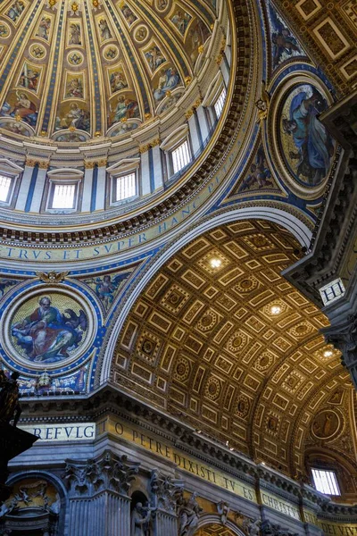 Prachtige Kunst Architectuur Van Rooms Katholieke Kerk — Stockfoto