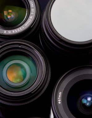 Kamera lenslerinin dikey üst görüntüsü