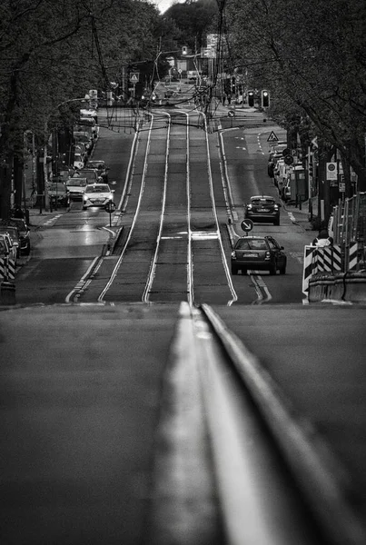 Tiro Escala Cinza Uma Estrada — Fotografia de Stock