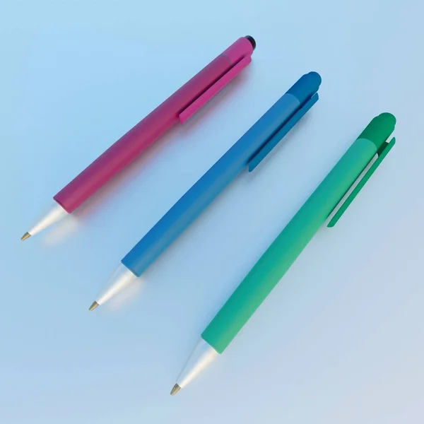明亮的蓝色表面上蓝色 绿色钢笔的高角图 — 图库照片