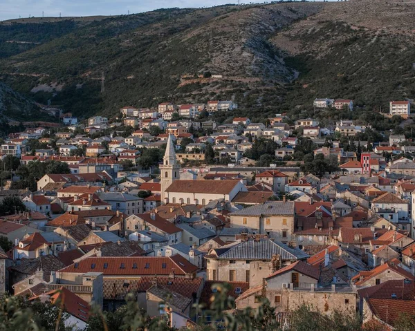 Cidade Senj Croácia Aos Pés Uma Montanha — Fotografia de Stock