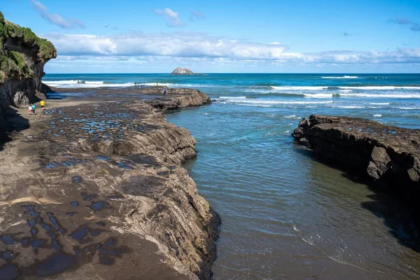 Uma Bela Vista Praia Muriwai Dia Ensolarado Nova Zelândia — Fotografia de Stock