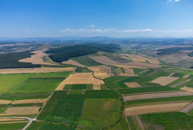 Birçok tarımın, tarımın, tarımın, tarımın olduğu bir tarlanın havadan görünüşü