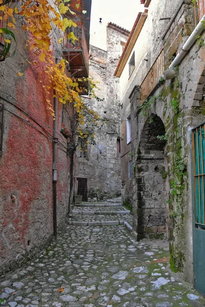 Talya Nın Caiazzo Şehrinde Ortaçağ Mimarisi Olan Dar Bir Sokağa — Stok fotoğraf