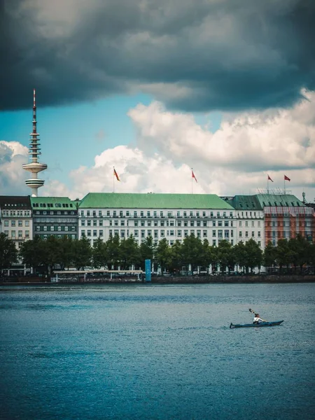 Fairmont Hotel Vier Jahreszeiten Orilla — Foto de Stock