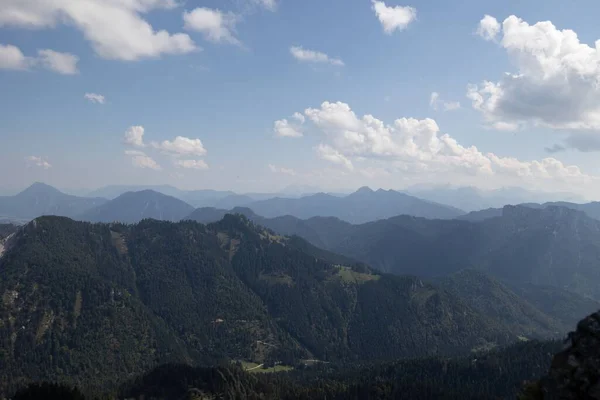 Beierse Alpen Blauwe Lucht Met Wolken Bergzicht Toerisme Achtergrond — Stockfoto