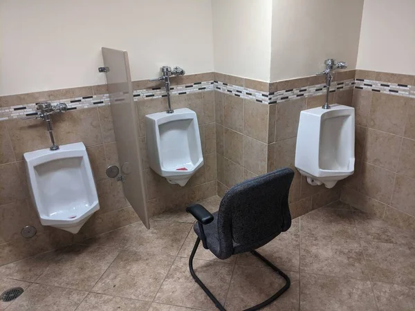 Une Vue Intérieure Une Salle Bain Pour Hommes Avec Toilettes — Photo