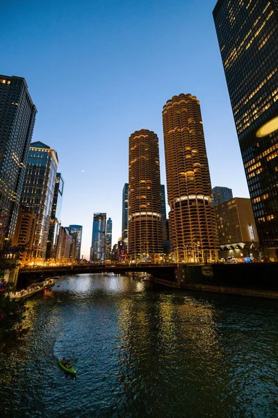 Chicago Marina City Nin Sunset Illinois Abd Dikey Çekimi — Stok fotoğraf