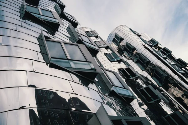 Duesseldorf Taki Ünlü Gümüş Gehry Binası Almanya Gehry Bauten Adında — Stok fotoğraf