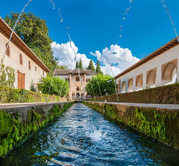 Court Water Channel Monument Blue Sky Sunny Day Granada Spanyolország — Stock Fotó