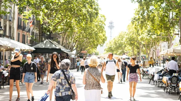 Barcelona Spanje Mei 2022 Mensen Lopen Langs Ramblas Barcelona Spanje — Stockfoto