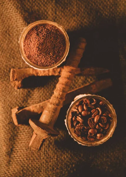 Widok Góry Ręcznego Zestawu Mielenia Kawy Obrus Stole — Zdjęcie stockowe