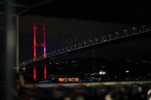 Vue Pont Bosphore Nuit Avec Des Bâtiments Arrière Plan Istanbul — Photo